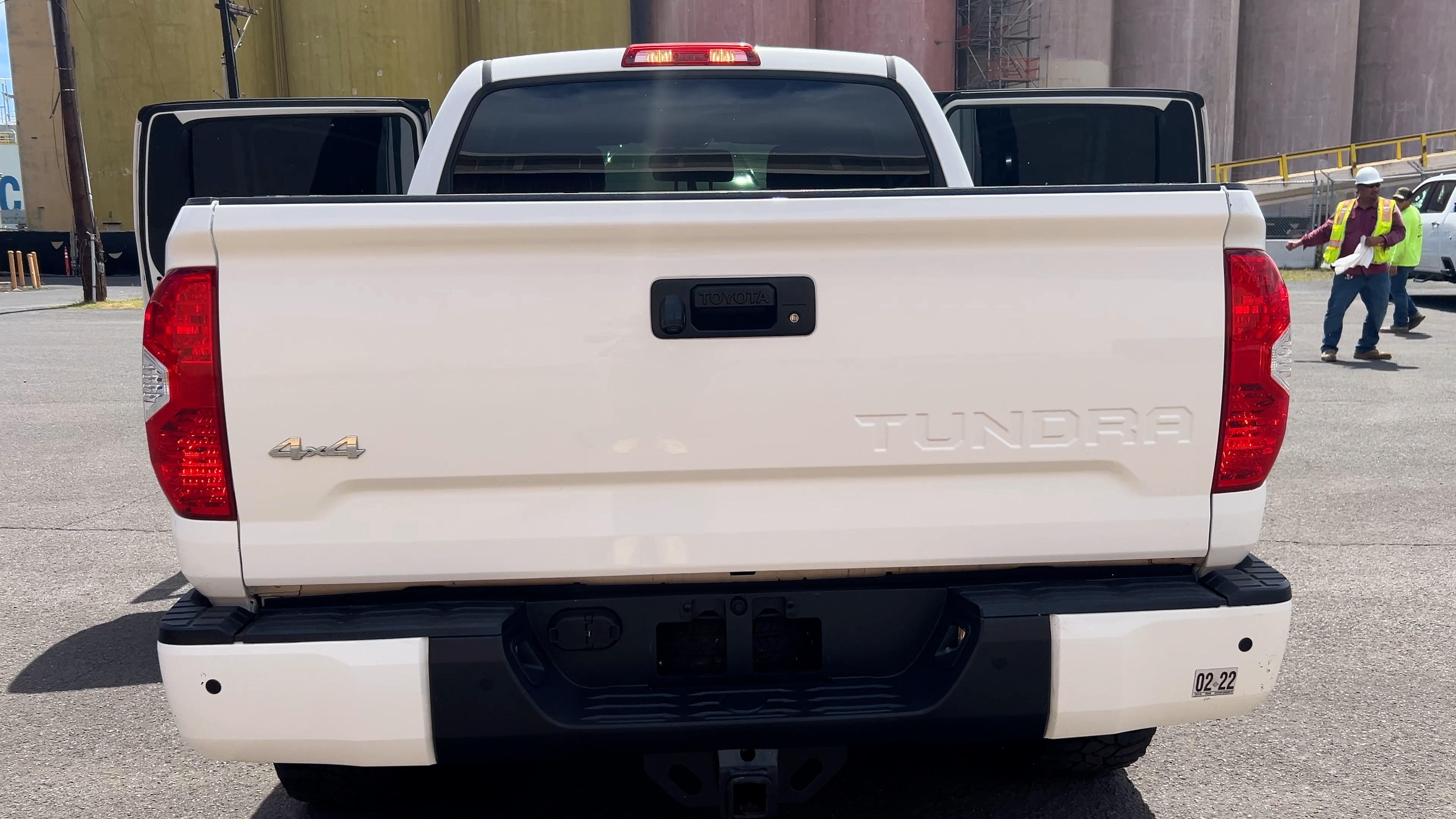 2017 Toyota Tundra Platinum Crew Cab Pickup w/ 4x4 - related image 2017 Toyota Tundra Platinum Crew Cab Pickup w/ 4x4 - related image