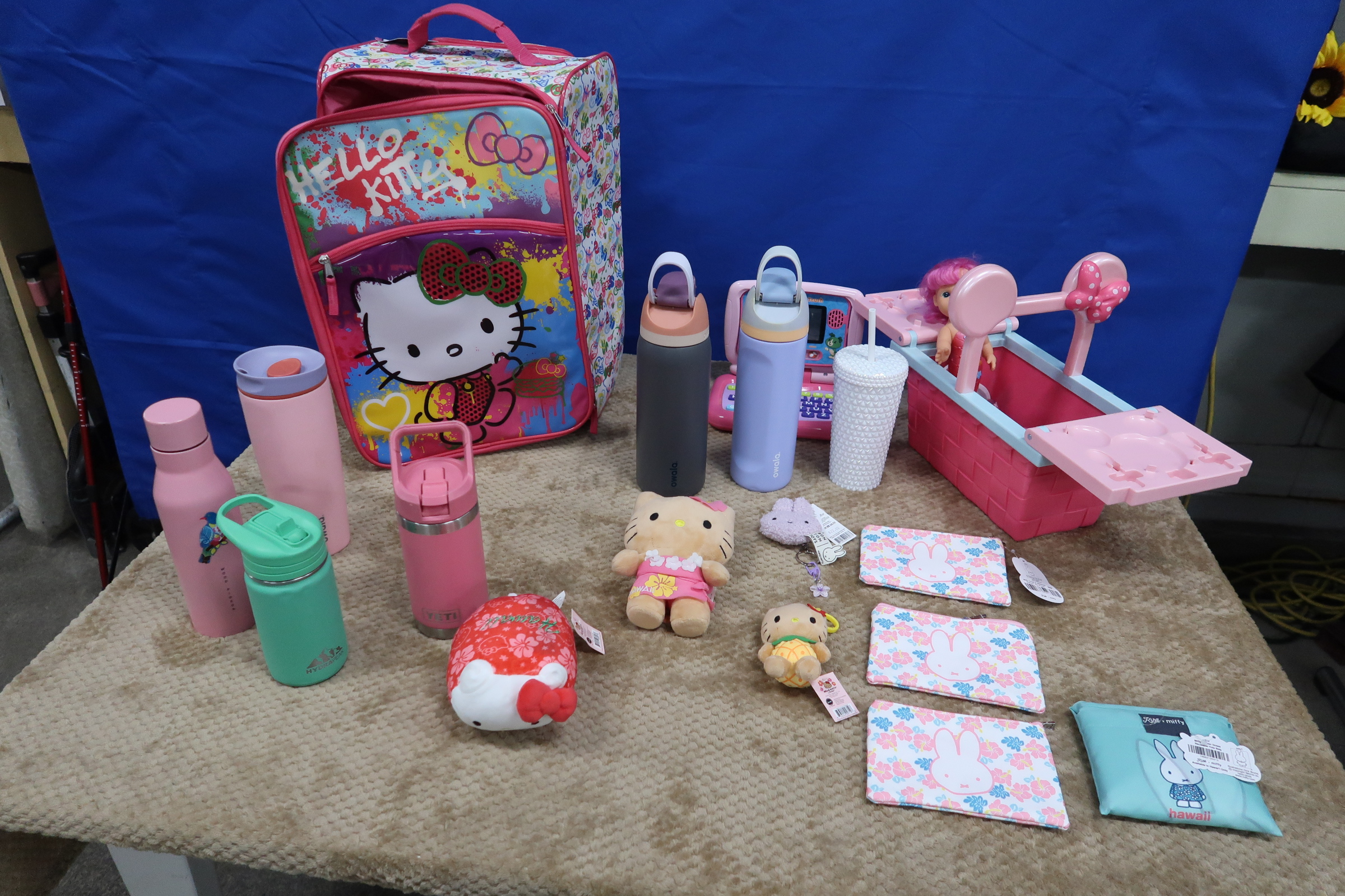 Hello Kitty & Miffy - Hello Kitty & Miffy items