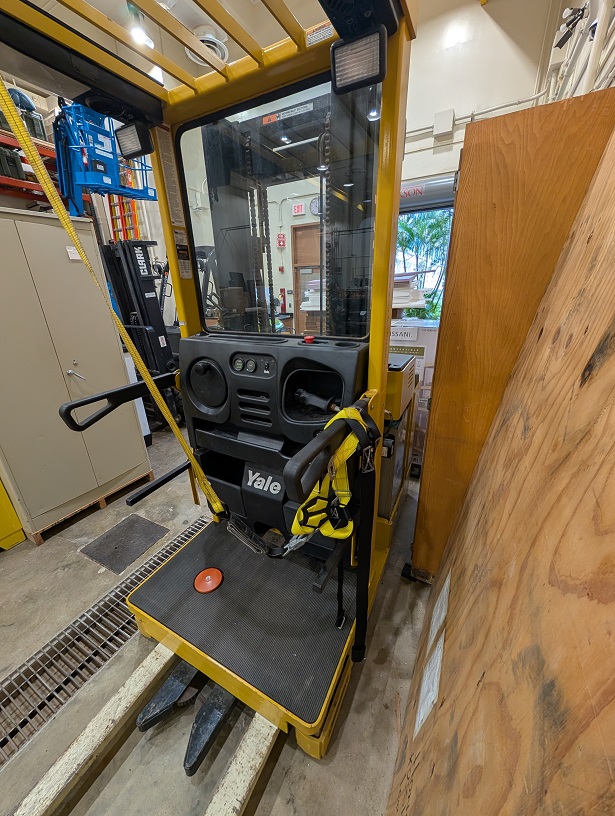 Forklift; Yale (27-0401) photo 3