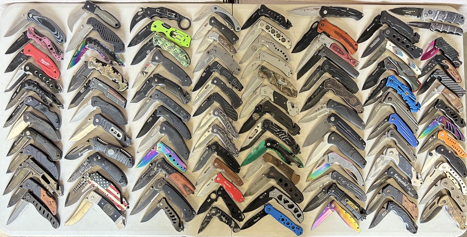 Pocketknives #5 (27-0106)